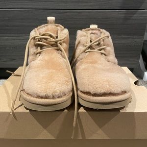Ugg Neumal Cozy Boots Size 5